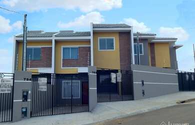 Imagem: A casa possui 2 Dormitórios, 2 Banheiros, 1 Vaga na garagem