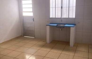 Imagem: A casa possui 1 Dormitório, 1 Banheiro, 80m² de Área e está