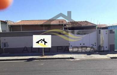 Imagem: A casa possui 2 Dormitórios, 2 Banheiros, 2 Vagas na garagem