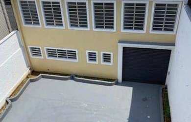 Imagem: O depósito possui 5 Vagas na garagem e 650m² de Área e está