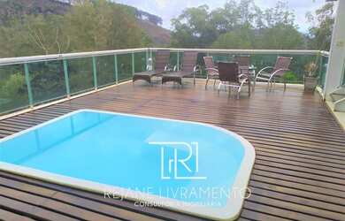 Imagem: A casa em condomínio possui 4 Dormitórios, 5 Banheiros, 5