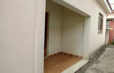 Imagem: A casa possui 3 Dormitórios, 1 Banheiro, 107m² de Área e