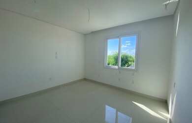 Imagem 10: Casa no Condomínio. Piscina, Varanda, 200m² de Áreae2 Vagas na garagem