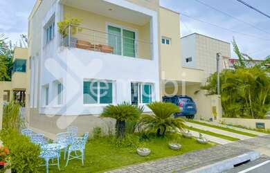 Imagem: A casa em condomínio possui 5 Dormitórios, 5 Banheiros, 2