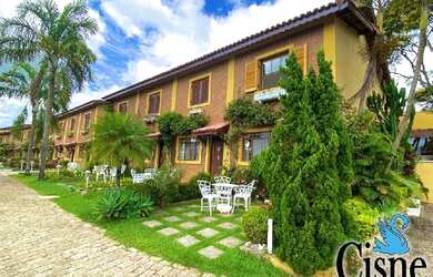 Imagem: A casa em condomínio possui 3 Dormitórios, 2 Banheiros, 1