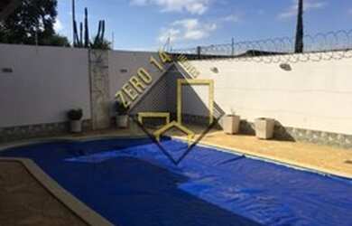 Imagem: A casa possui 4 Dormitórios, 4 Banheiros, 2 Vagas na garagem