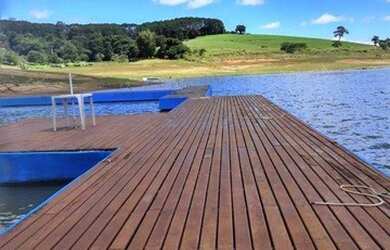 Imagem: O terreno possui 600m² de Área e está localizado em Porto