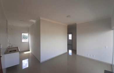 Imagem: O apartamento possui 3 Dormitórios, 1 Banheiro, 2 Vagas na