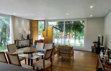 Imagem: A casa em condomínio possui 4 Dormitórios, 1 Banheiro, 1 Vaga