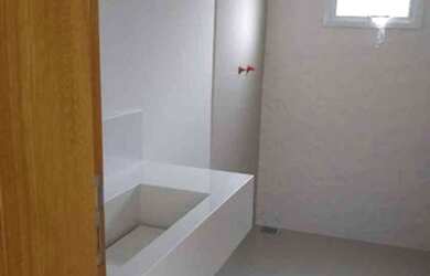 Imagem 9: Oportunidade. Piscina, Churrasqueira, 250m² de Áreae5 Banheiros