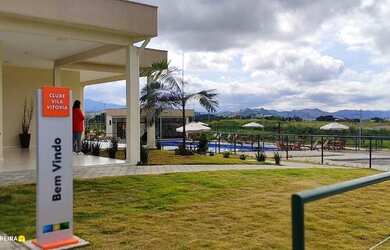 Imagem: O terreno possui 294m² de Área, Churrasqueira, Piscina e