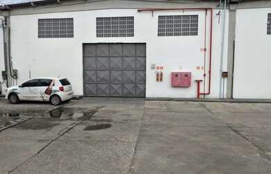 Imagem: O depósito possui 500m² de Área e está localizado em Portão