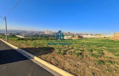 Imagem: O terreno possui 302m² de Área e está localizado em Zona