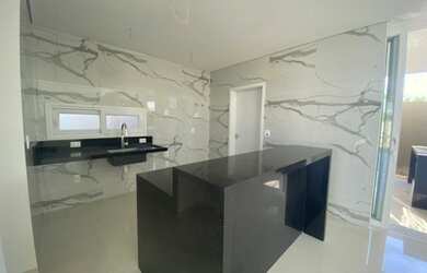 Imagem 7: Casa no Condomínio. Piscina, Varanda, 200m² de Áreae2 Vagas na garagem