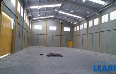 Imagem: O depósito possui 700m² de Área e está localizado em Jardim