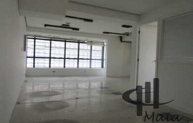 Imagem: O depósito possui 280m² de Área e está localizado em Santa