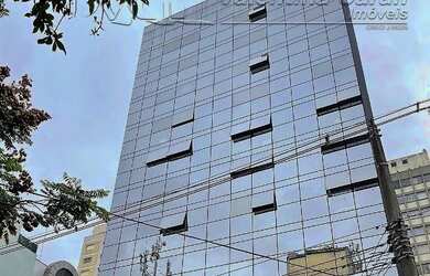 Imagem: O depósito possui 2 Vagas na garagem e 135m² de Área e está