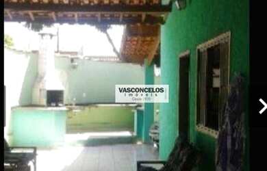 Imagem: A casa possui 3 Dormitórios, 1 Banheiro, 4 Vagas na garagem