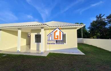 Imagem: A casa possui 2 Dormitórios, 1 Banheiro, 1 Vaga na garagem