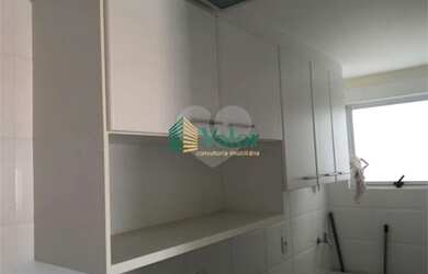 Imagem: O depósito possui 2 Vagas na garagem, 190m² de Área e está