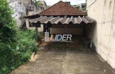 Imagem: O terreno e possui Dormitórios, Suítes, Banheiros, 187-0m²