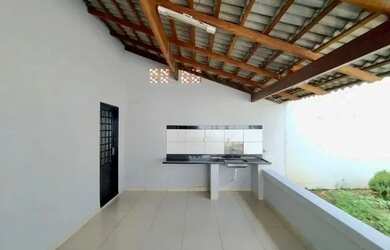 Imagem: A casa possui 3 Dormitórios, 2 Banheiros, 3 Vagas na garagem