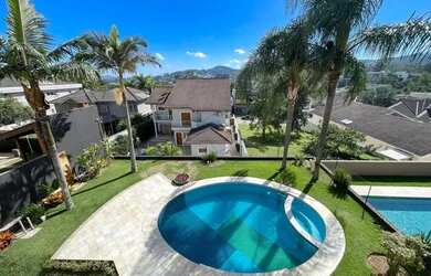 Imagem: A casa em condomínio possui 4 Dormitórios, 5 Banheiros, 5