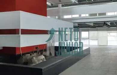 Imagem: O depósito possui 5 Vagas na garagem e 3700m² de Área e está