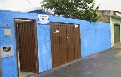 Imagem: A casa possui 2 Dormitórios, 1 Banheiro, 2 Vagas na garagem