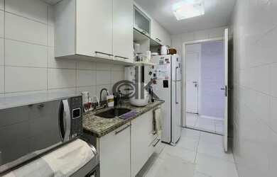 Imagem: O apartamento possui 2 Dormitórios, 2 Banheiros, 1 Vaga na