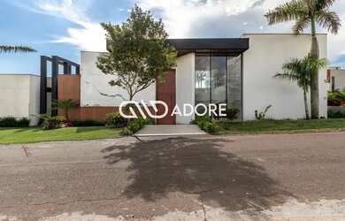 Imagem: A casa possui 5 Dormitórios, 5 Banheiros, 5 Vagas na garagem