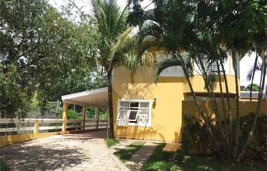 Imagem: A casa em condomínio possui 3 Dormitórios, 3 Banheiros, 2