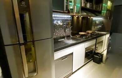 Imagem: O apartamento possui 2 Dormitórios, 1 Banheiro, 1 Vaga na garagem