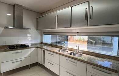 Imagem: A casa em condomínio possui 3 Dormitórios, 3 Banheiros, 2