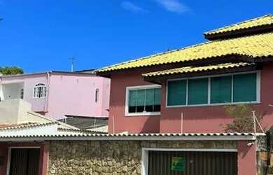 Imagem: A casa possui 4 Dormitórios, 2 Banheiros, 1 Vaga na garagem