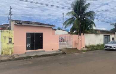 Imagem: A casa e possui Dormitórios, Suítes, Banheiros está localizado