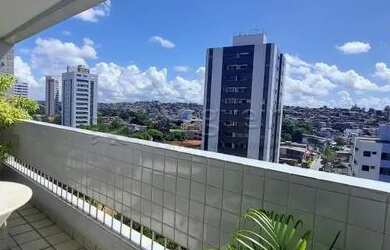 Imagem: O apartamento possui 4 Dormitórios, 1 Banheiro, 2 Vagas na