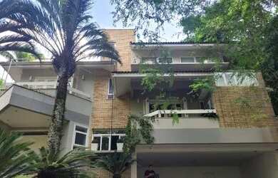 Imagem: A casa em condomínio possui 4 Dormitórios, 5 Banheiros, 5