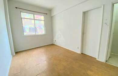 Imagem: A kitnet possui 1 Dormitório, 1 Banheiro, 33m² de Área e