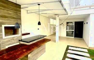 Imagem: A casa em condomínio possui 3 Dormitórios, 3 Banheiros, 2