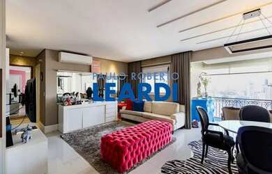 Imagem: O apartamento possui 3 Dormitórios, 4 Banheiros, 2 Vagas na