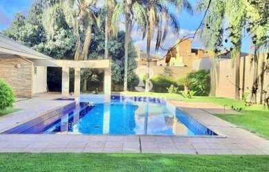 Imagem: A casa possui 5 Dormitórios, 5 Banheiros, 5 Vagas na garagem