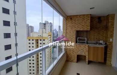 Imagem: O apartamento possui 3 Dormitórios, 2 Banheiros, 2 Vagas na