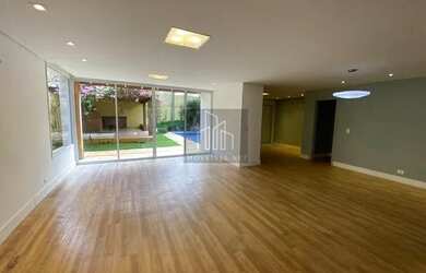 Imagem: A casa em condomínio possui 4 Dormitórios, 4 Banheiros, 2