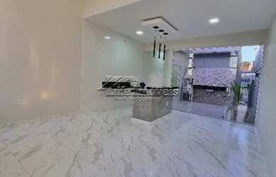 Imagem: A casa possui 2 Dormitórios, 1 Banheiro, 1 Vaga na garagem