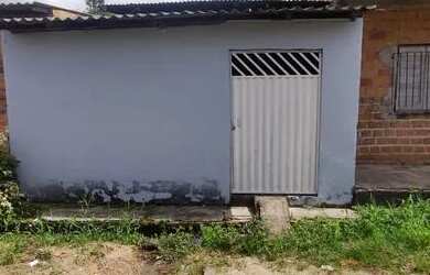 Imagem: A casa possui 1 Dormitório, 1 Banheiro, 1 Vaga na garagem