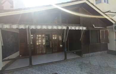 Imagem: A casa em condomínio possui 3 Dormitórios, 2 Banheiros, 1