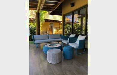 Imagem: A casa possui 3 Dormitórios, 4 Banheiros, 2 Vagas na garagem