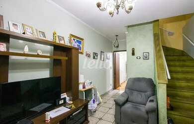 Imagem: A casa possui 3 Dormitórios, 2 Banheiros, 2 Vagas na garagem