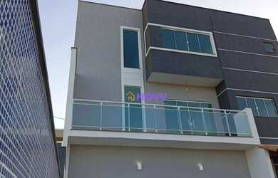 Imagem: A casa em condomínio possui 3 Dormitórios, 1 Banheiro, 2 Vagas